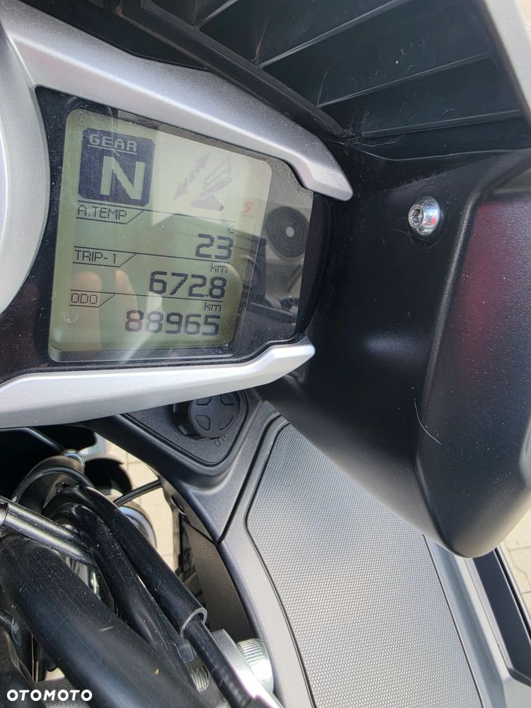 Yamaha FJR - 32