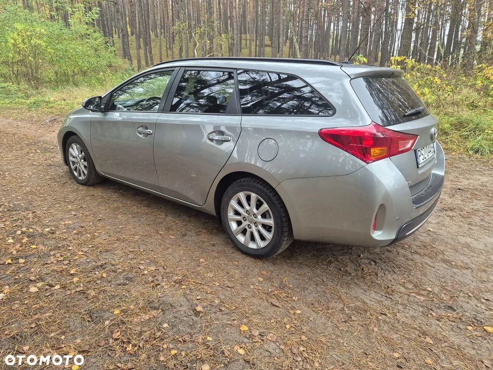 Toyota Auris 1.33 Dual-VVT-i Cool - 6