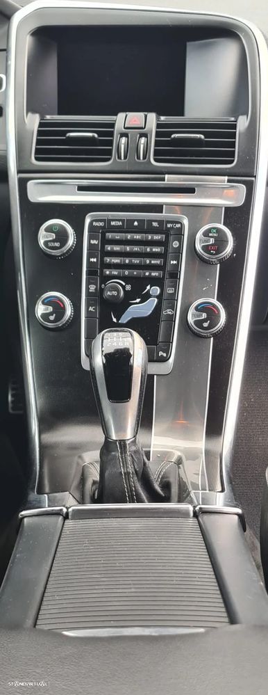 Volvo XC 60 2.0 D3 R-Design - 8