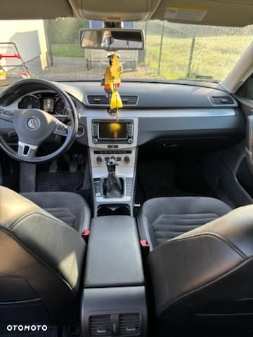Volkswagen Passat 2.0 TDI Highline - 9