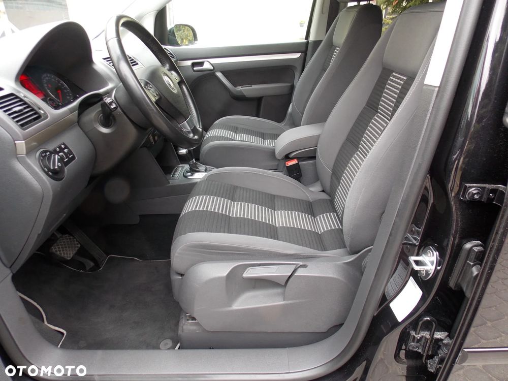 Volkswagen Touran 1.9 TDI DSG United - 22