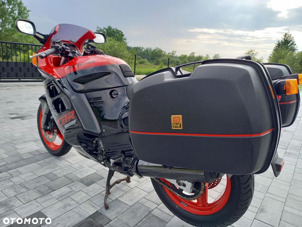 Honda CBR - 9
