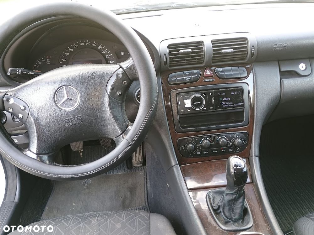Mercedes-Benz Klasa C 200 T CDI Classic - 11