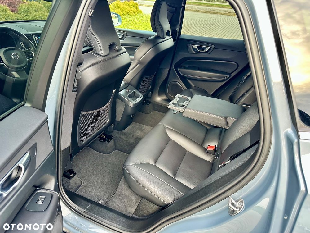 Volvo XC 60 B4 D Plus Bright - 22