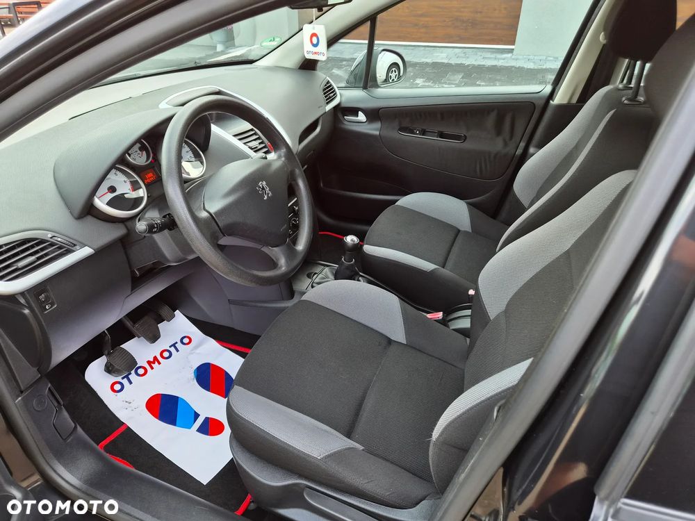 Peugeot 207 - 14