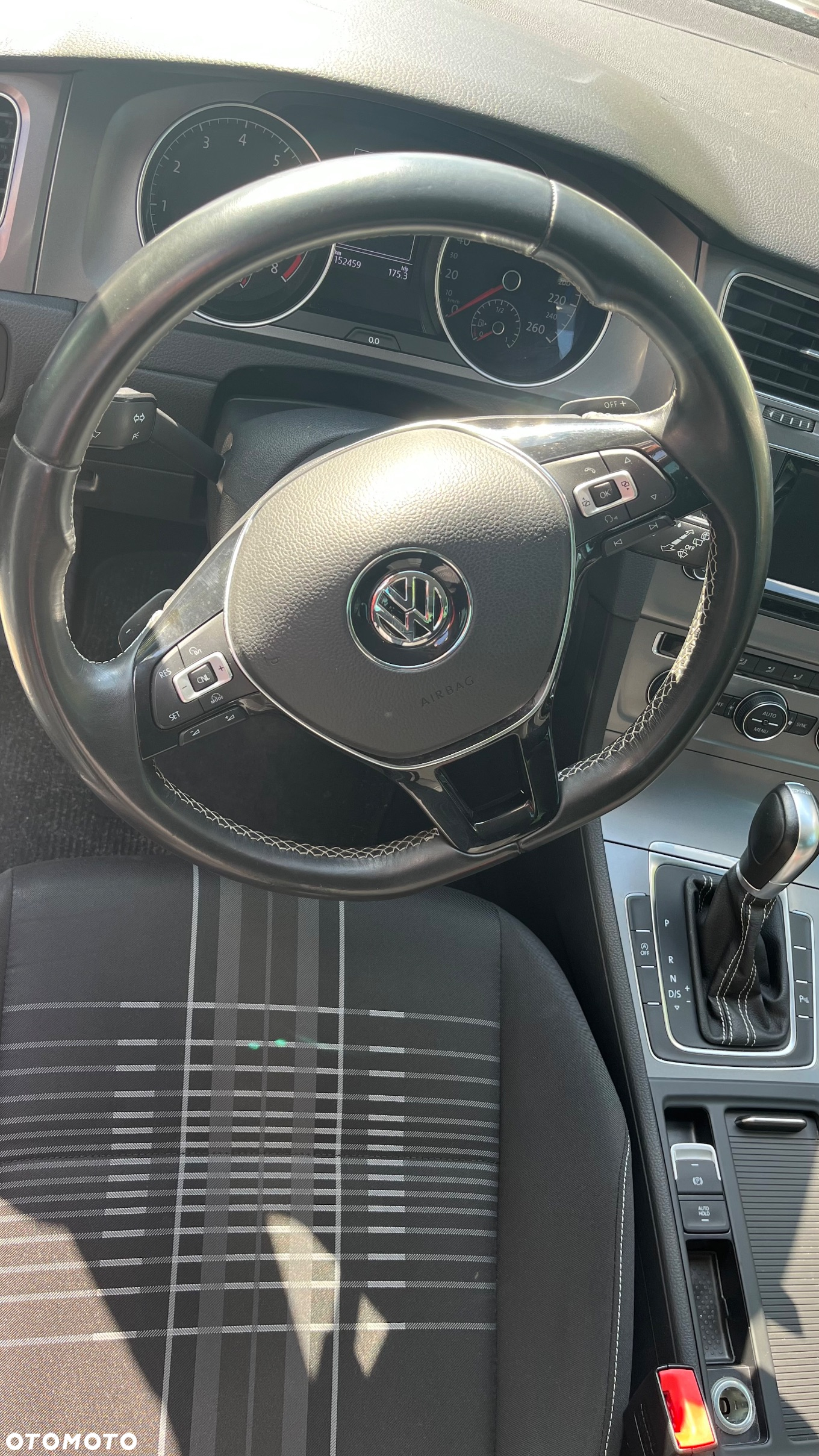 Volkswagen Golf 1.4 TSI BlueMotion Technology DSG Lounge - 8