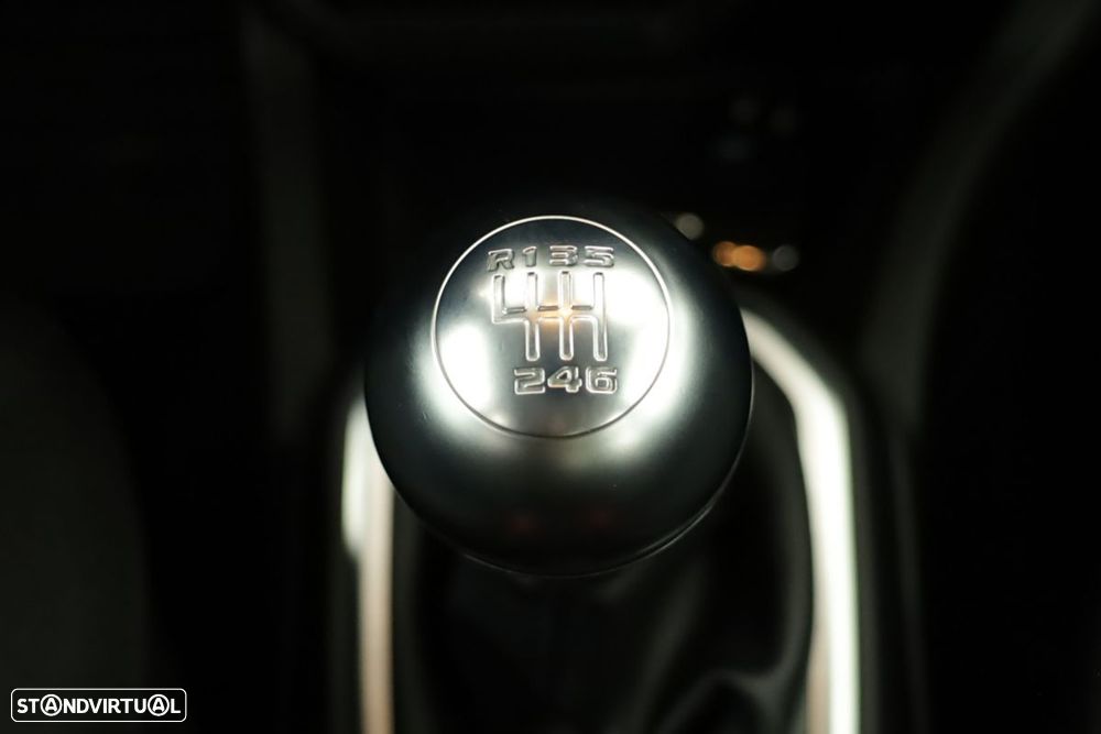 Jeep Renegade 1.0 T Limited - 12