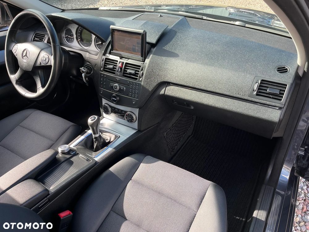 Mercedes-Benz Klasa C 200 Kompressor Avantgarde - 32