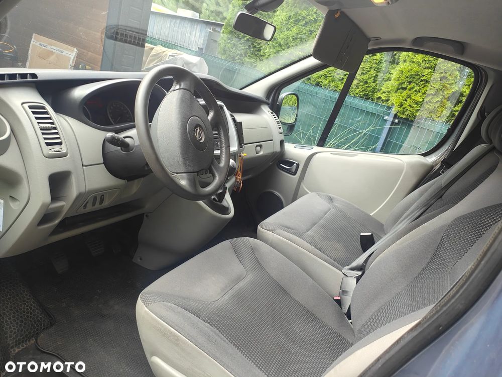 Opel Vivaro - 8