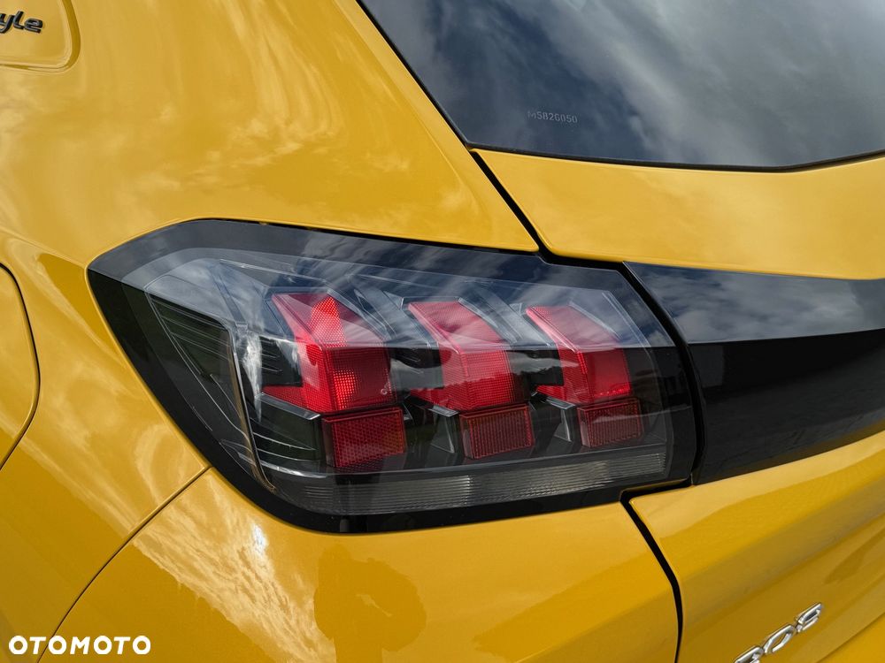 Peugeot 208 - 28