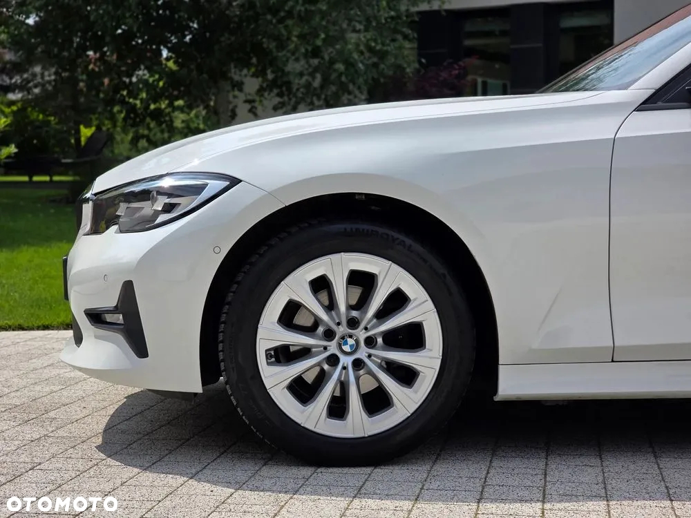 BMW Seria 3 318i Business Edition sport - 13