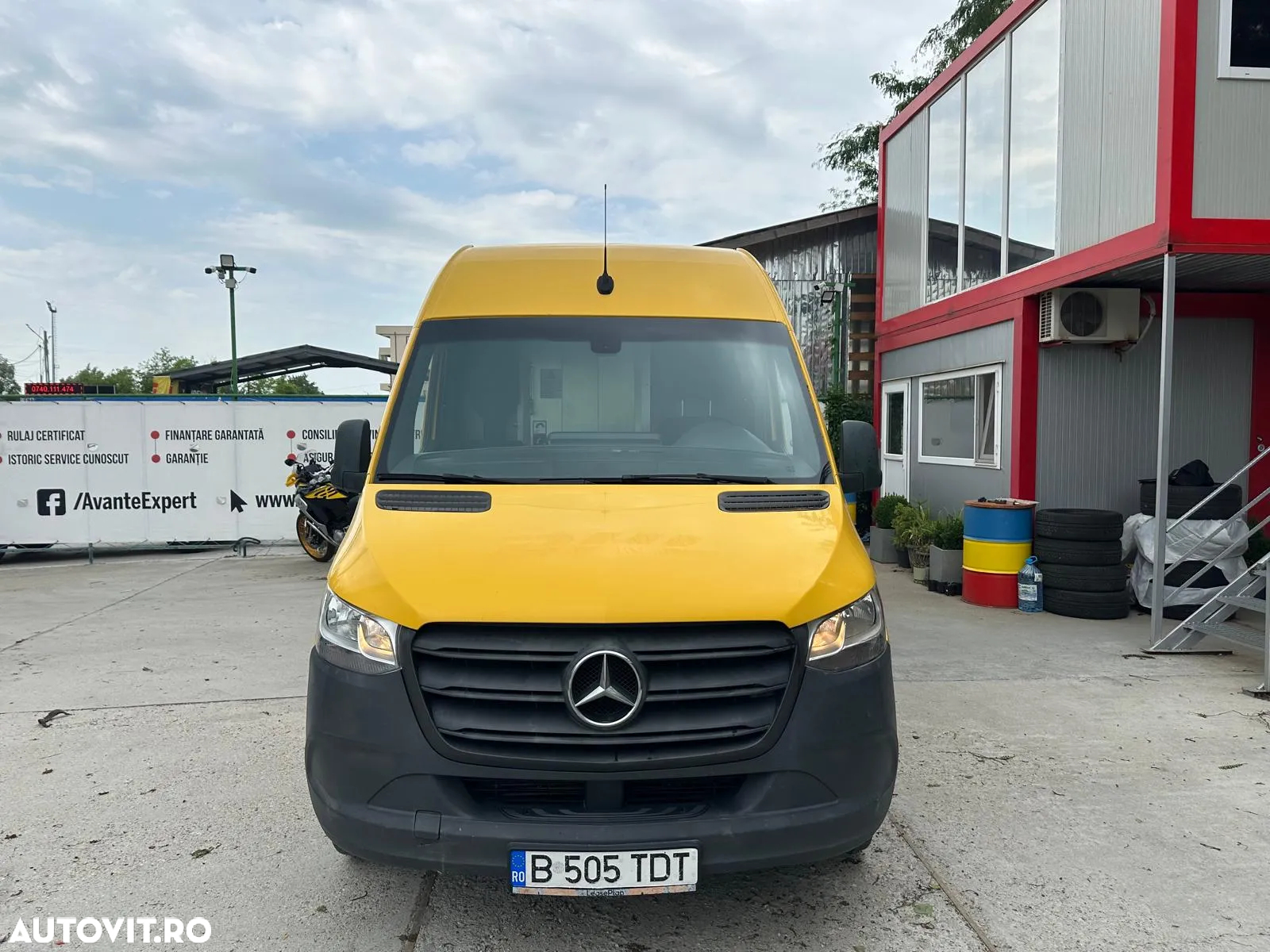 Mercedes-Benz Sprinter - 2
