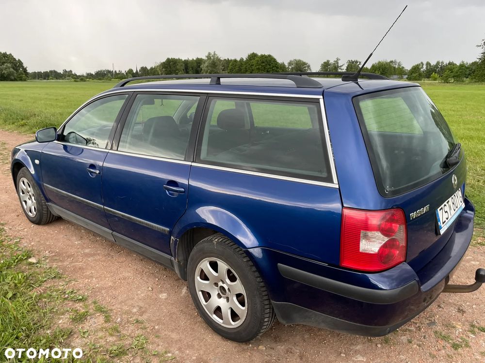 Volkswagen Passat 1.9 TDI Comfortline - 4