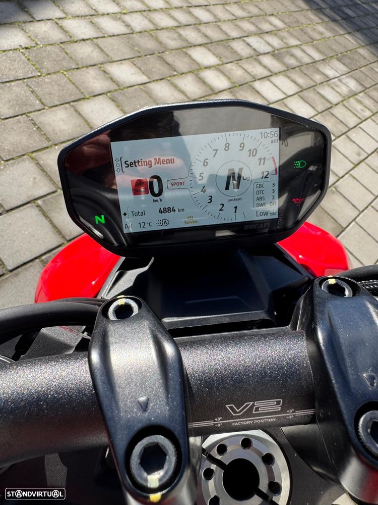 Ducati Streetfighter V2 - 10