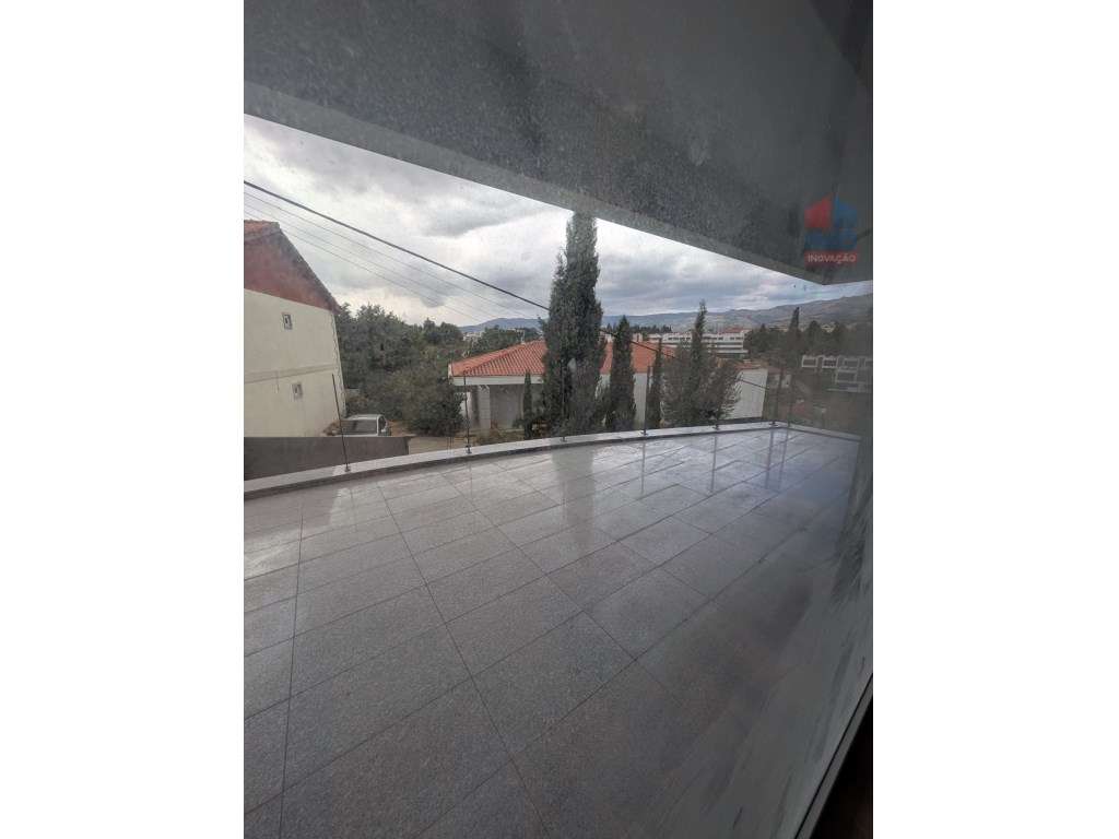 APARTAMENTO T2 COM DUAS FRENTES EM CONDOMÍNIO FECHADO - Grande imagem: 4/15