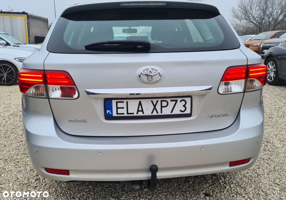 Toyota Avensis - 15