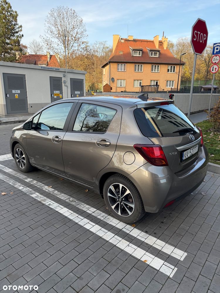 Toyota Yaris ver-hybrid-style-selection - 6