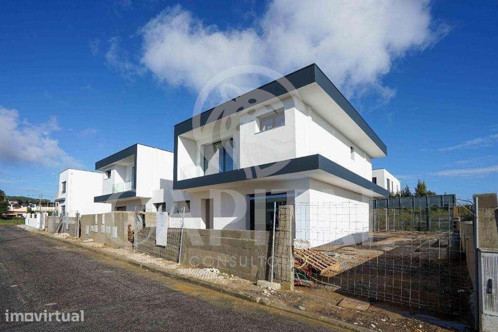 Moradia Nova V3 com Piscina – Pronta a Estrear – Abrunheira - Grande imagem: 3/42