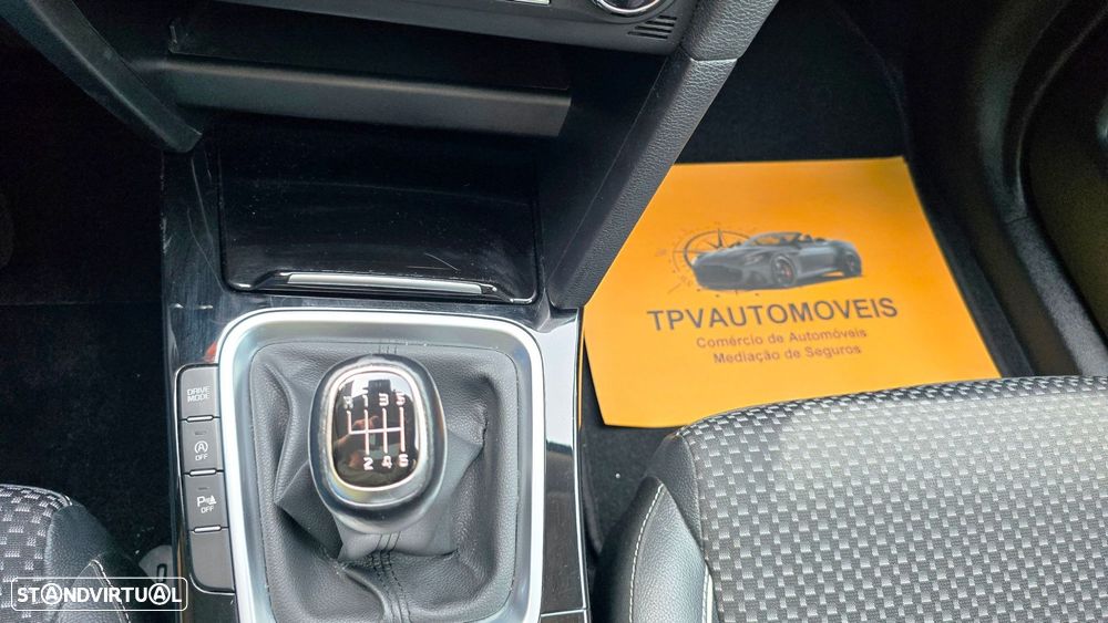 Kia Ceed SW 1.6 CRDi MHEV Drive+SRF - 12