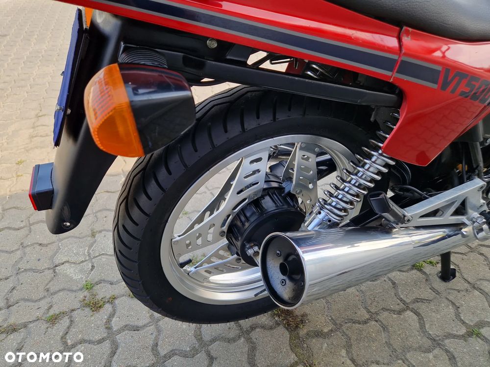 Honda VT - 12