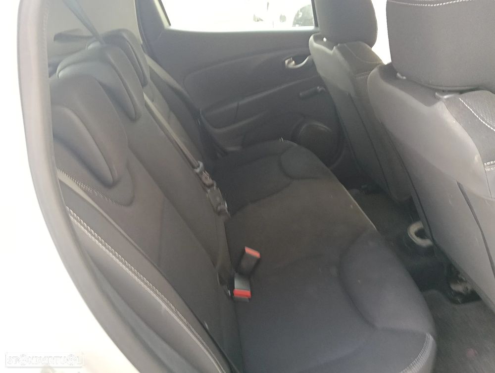 Renault Clio 1.5 dCi # - 11