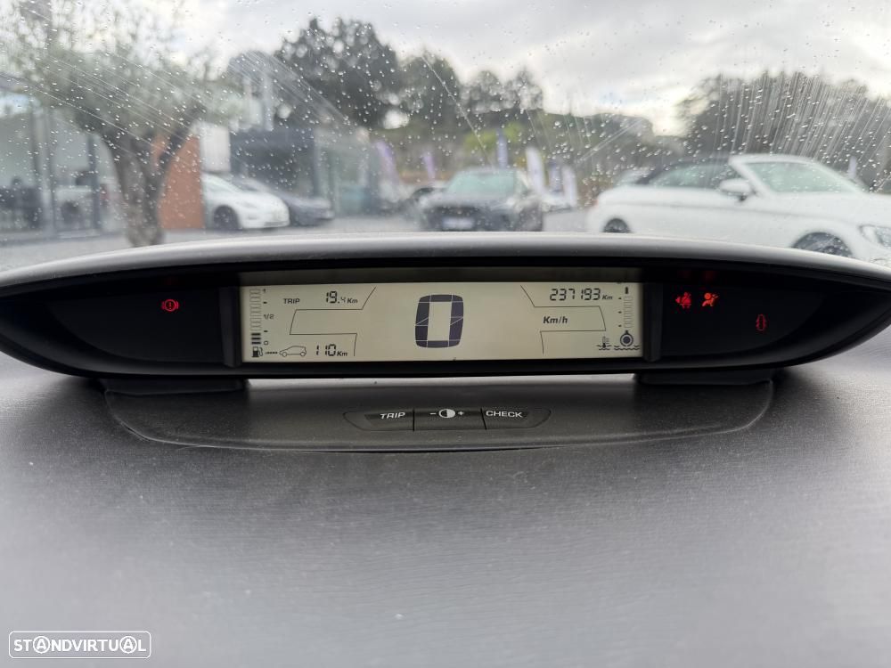 Citroën C4 Coupé 1.4 16V VTR Pack - 13