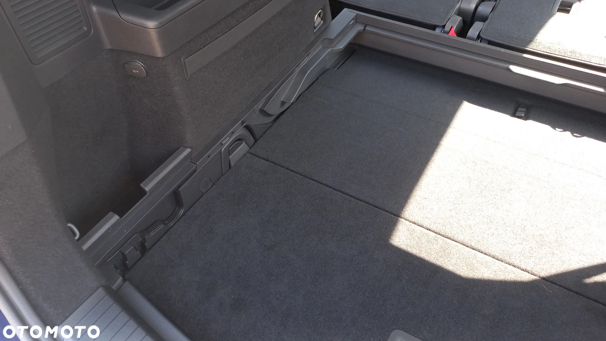 Volkswagen Touran - 22