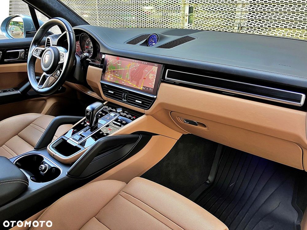 Porsche Cayenne - 26