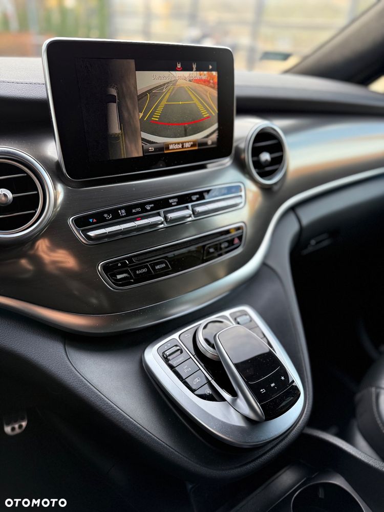 Mercedes-Benz Klasa V - 14