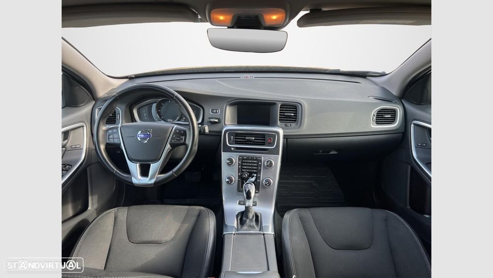 Volvo V60 2.4 D6 Momentum AWD Phev - 12
