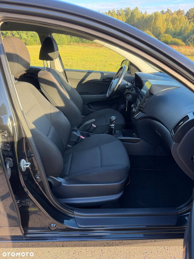 Hyundai i30 i30cw 1.6 CRDi FIFA WM Edition - 20