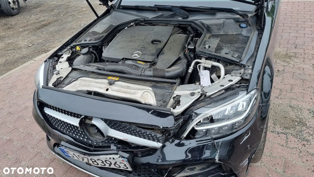 Mercedes-Benz Klasa C 300 9G-TRONIC AMG Line - 21
