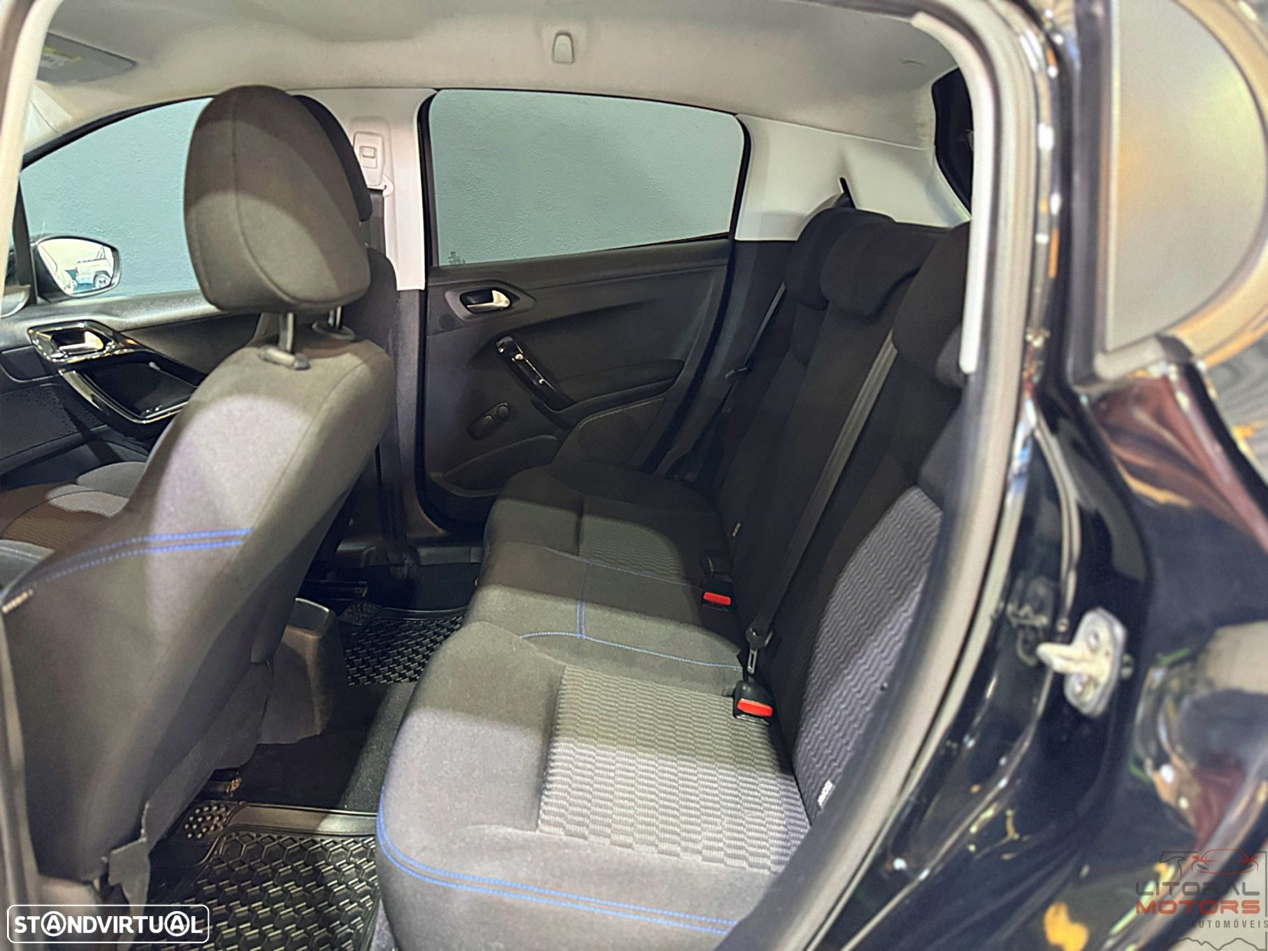 Peugeot 208 1.2 PureTech Signature - 16