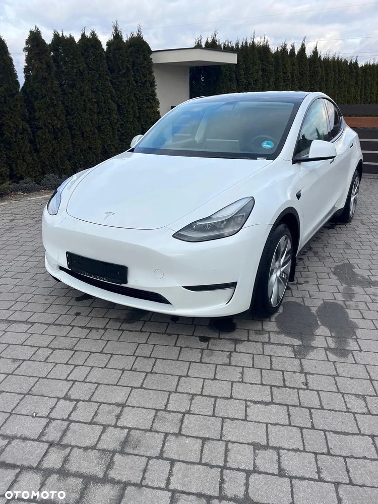 Tesla Model Y - 6