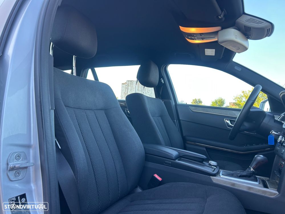 Mercedes-Benz E 250 CGI BlueEFFICIENCY 7G-TRONIC - 34