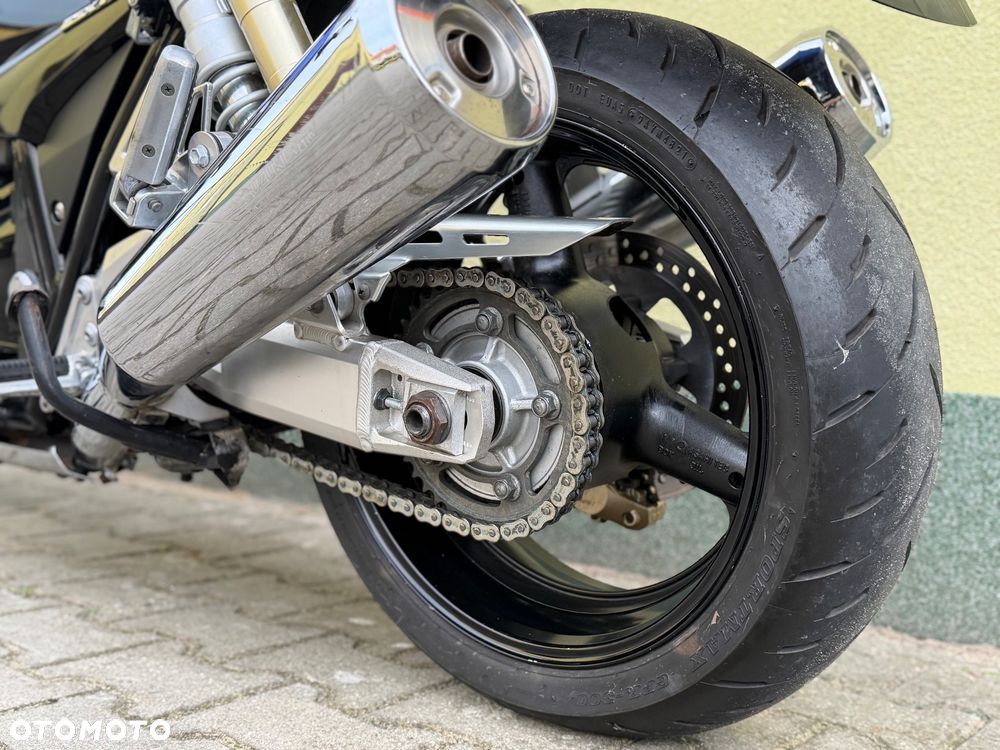 Suzuki GSX - 22