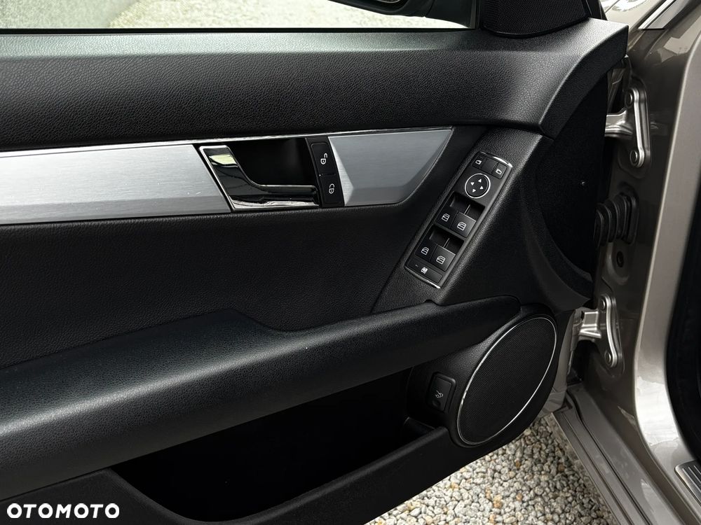 Mercedes-Benz Klasa C 180 Kompressor Avantgarde - 35