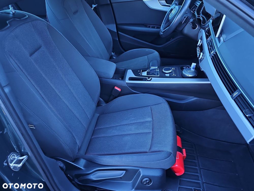 Audi A4 Limousine - 14