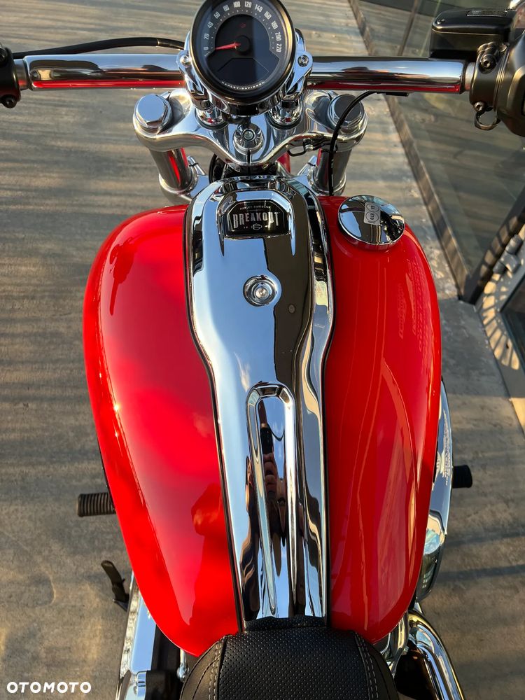 Harley-Davidson Softail Breakout - 5