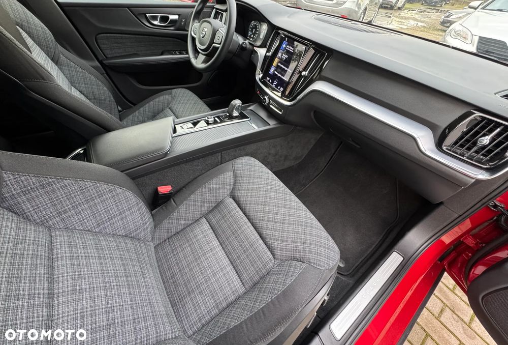 Volvo V60 B4 D Momentum Pro - 26