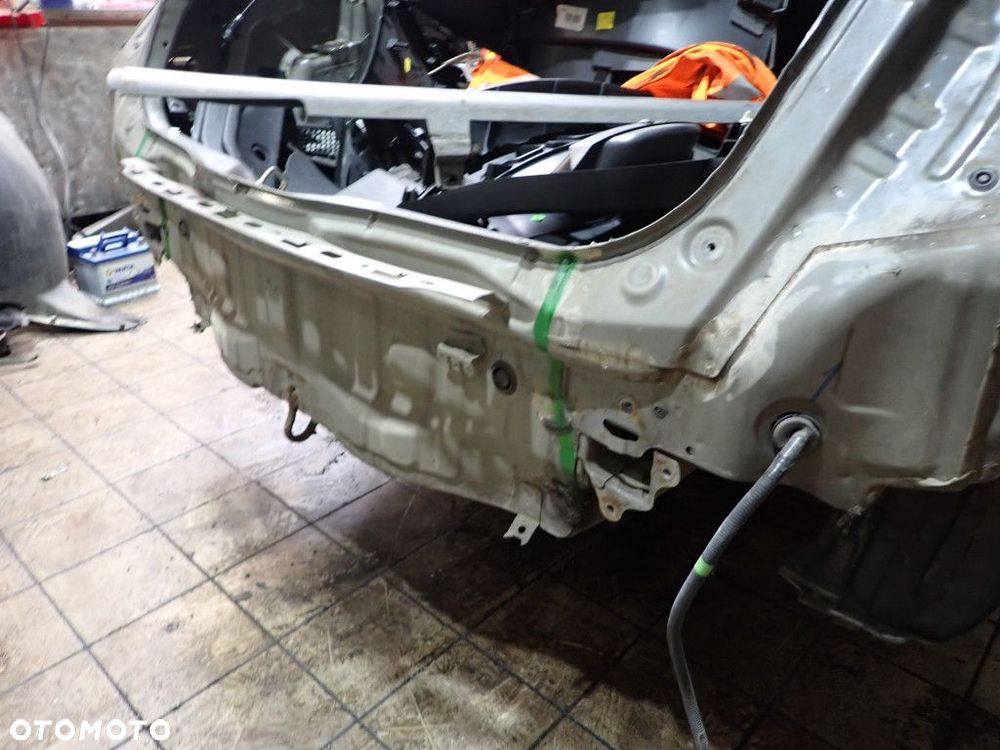 HONDA CIVIC VIII UFO HB 5D PAS TYLNY WANNA  B92P - 2