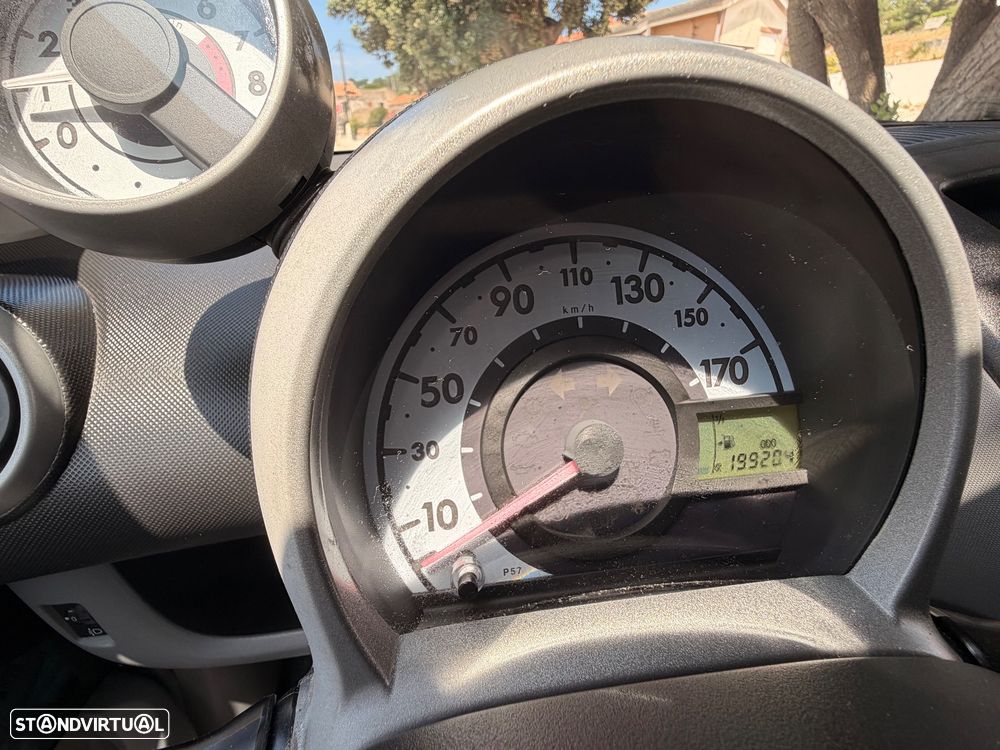 Toyota Aygo 1.0 + Sport Pack MMT - 15