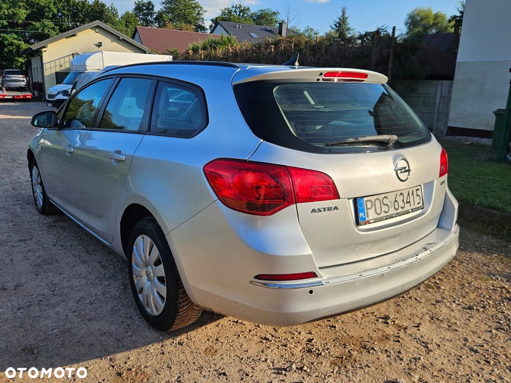 Opel Astra 1.6 CDTI Enjoy - 10
