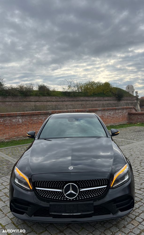 Mercedes-Benz C 220 d 4Matic T 9G-TRONIC AMG Line - 12