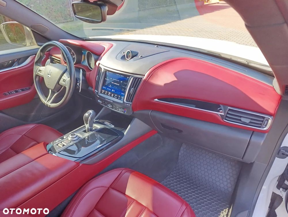 Maserati Levante Essence - 15