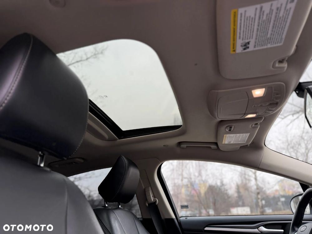 Ford Fusion - 12