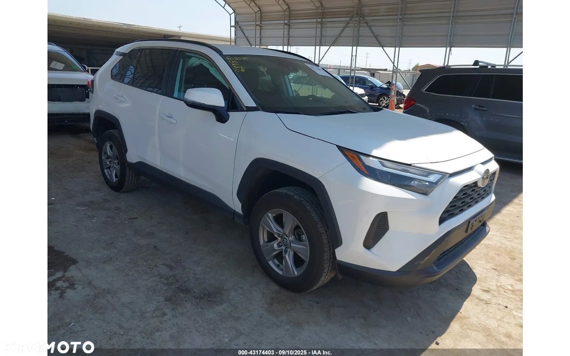 Toyota RAV4 - 1