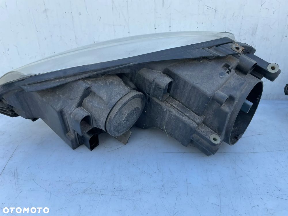 LAMPA LEWA PRAWA PRZÓD VW GOLF V - 6