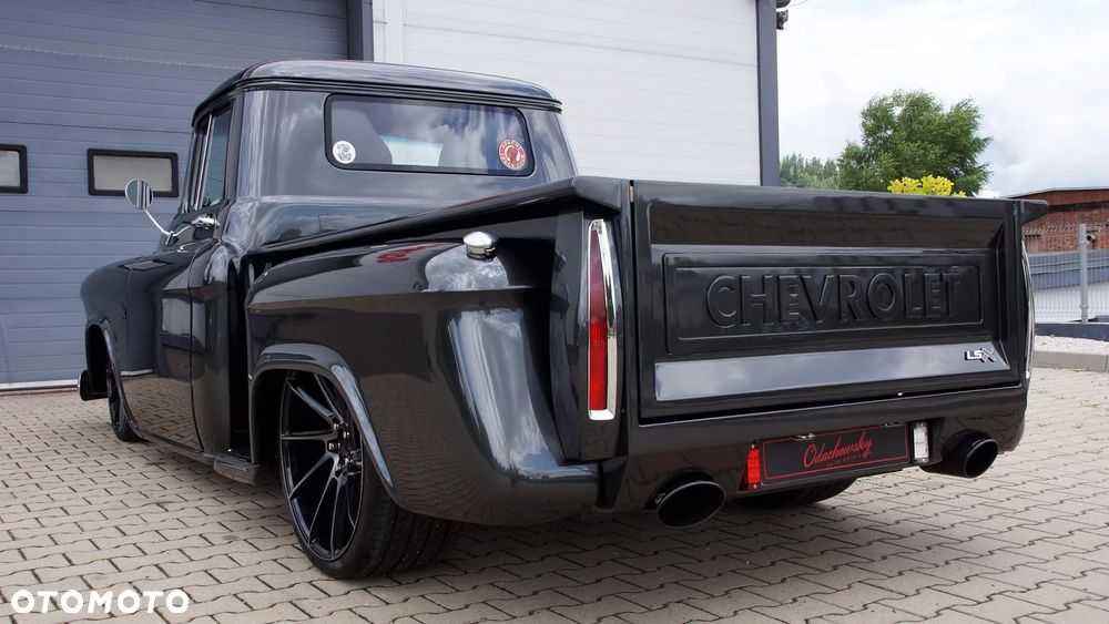 Chevrolet Apache - 5