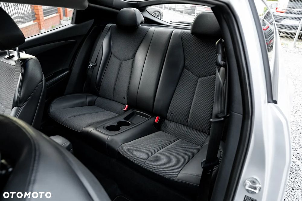 Hyundai Veloster 1.6 Premium - 23